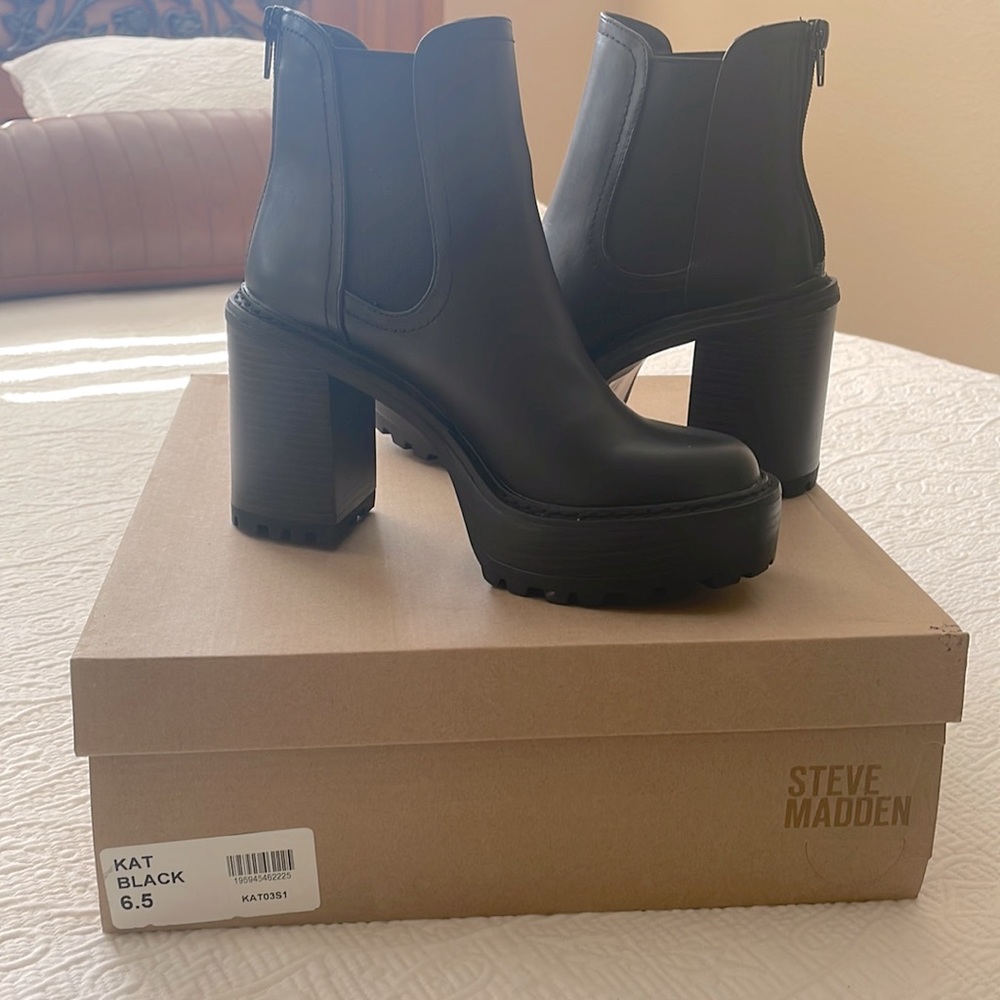 Steve Madden booties